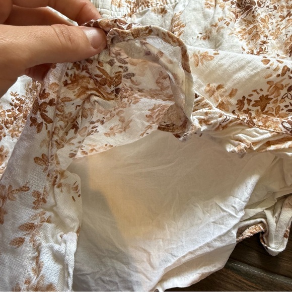 Abercrombie & Fitch Size Medium Linen Shorts Floral Tan White Ruffle Tia Booth - Picture 6 of 7